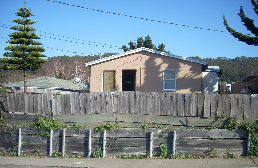 5831 Arlington Blvd